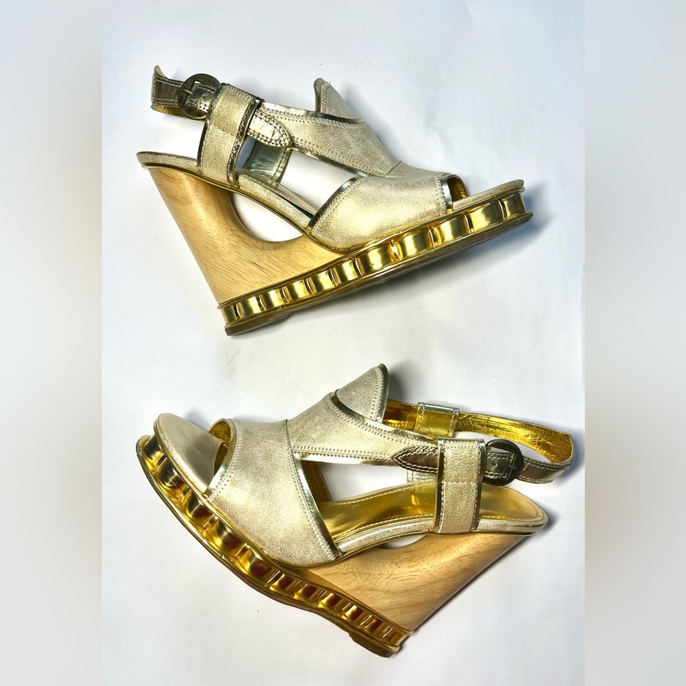 High heel wedge sandal, wood cut out detail